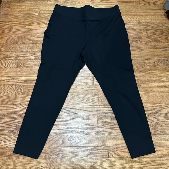 Women's Black Skinny Pull-on Pointe Pants - Picture 2 of 3